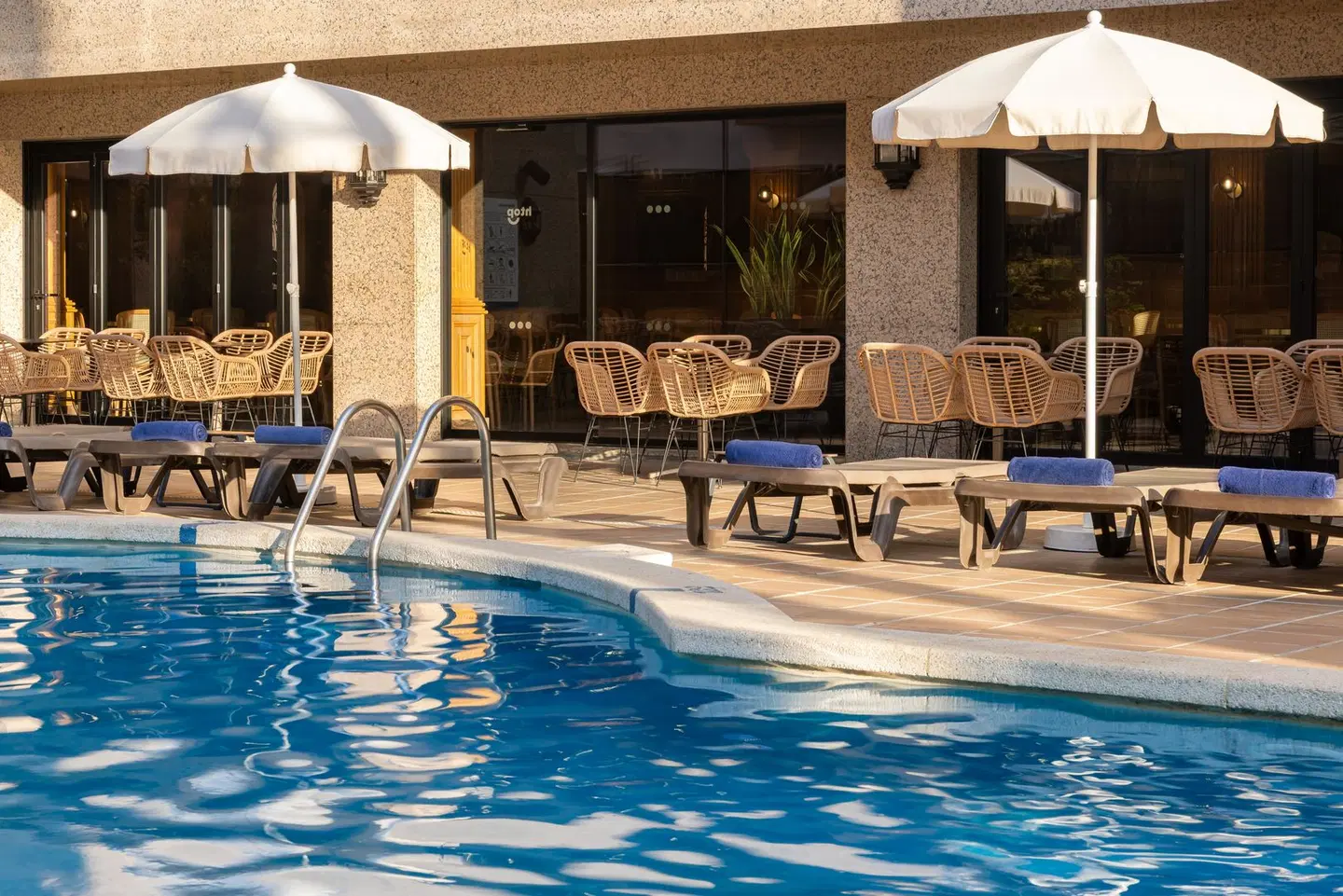 htop Amaika OUTDOOR_POOL