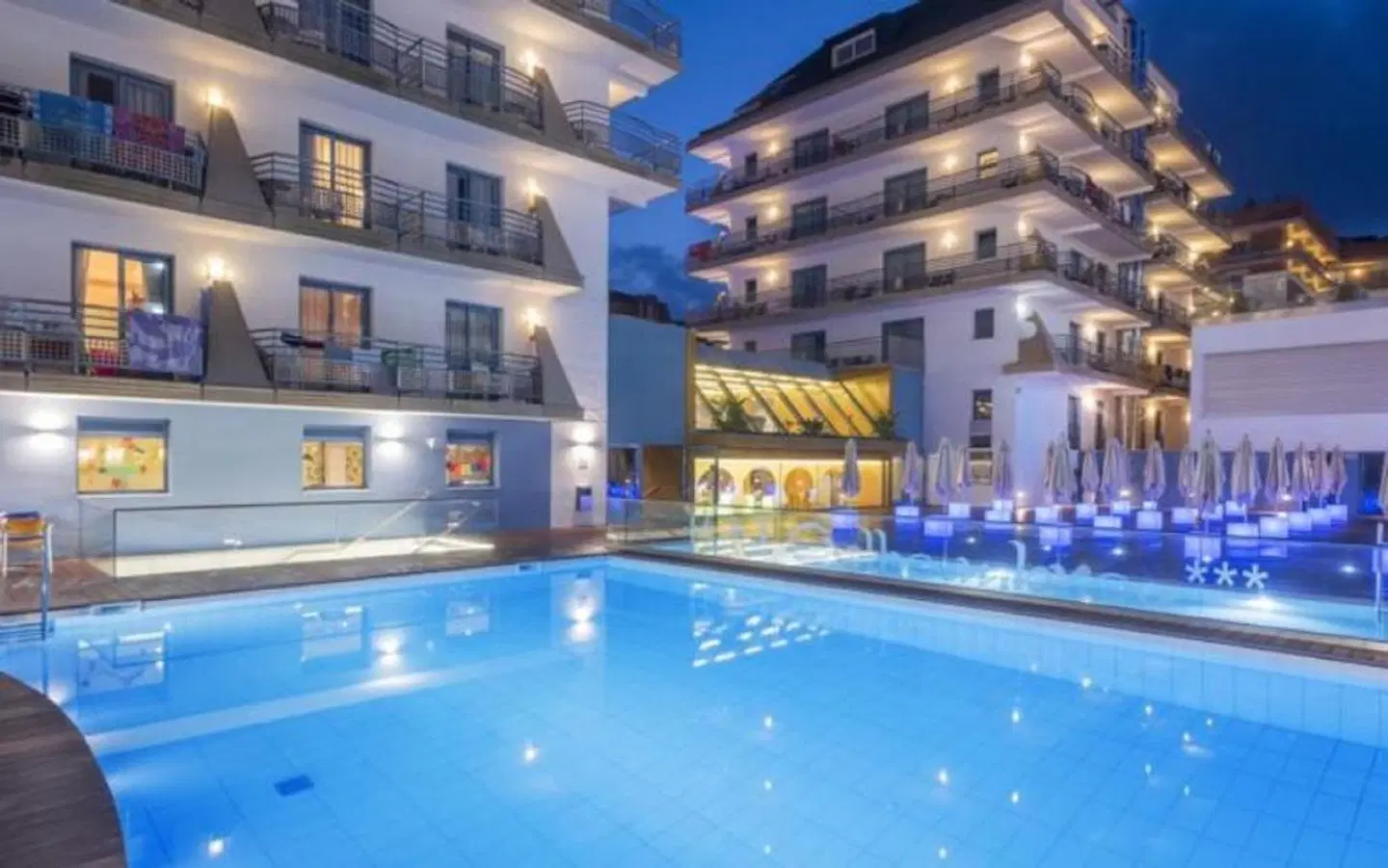 Hotel Alhambra OUTDOOR_POOL