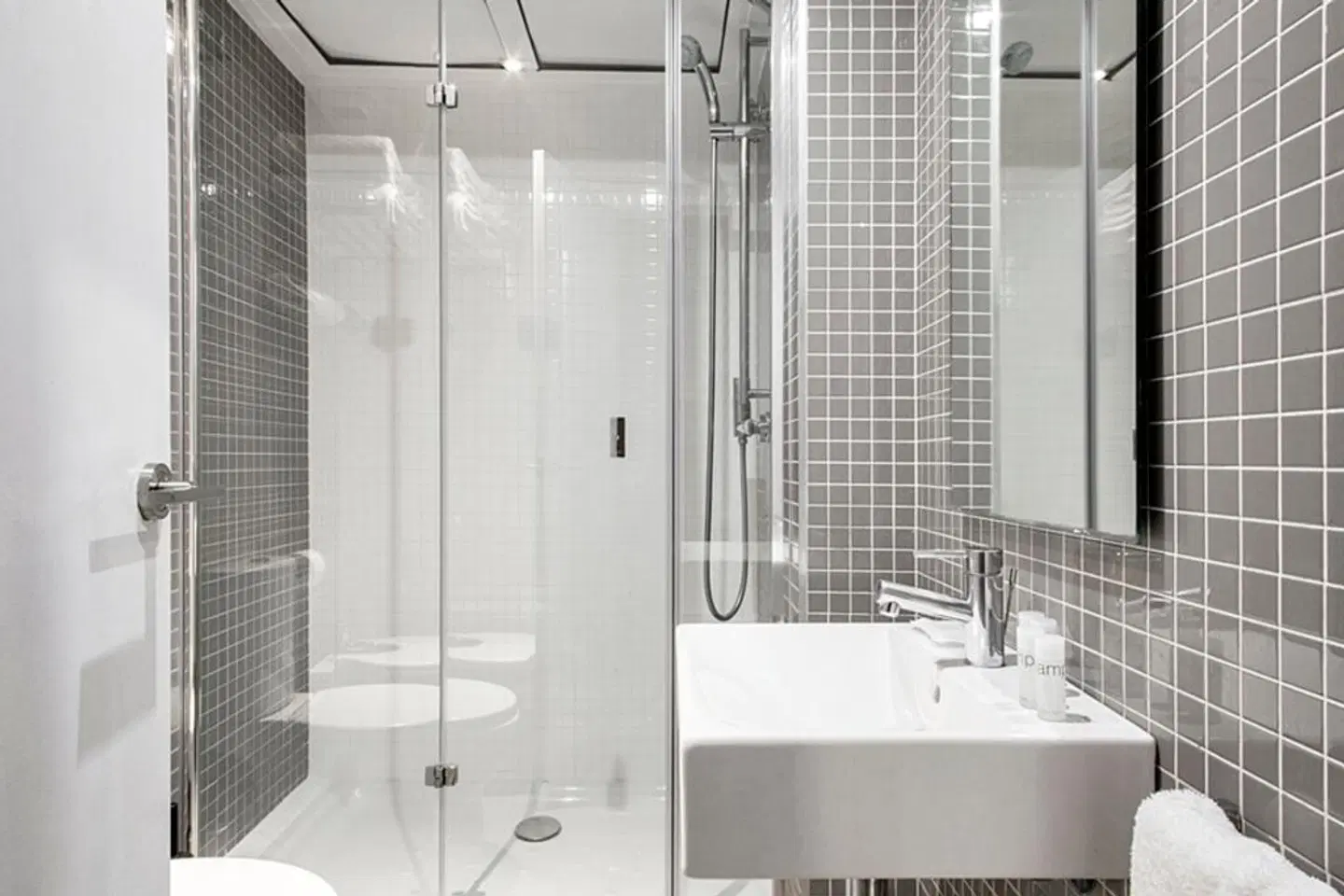 Barcelona Apartment Aramunt Badezimmer