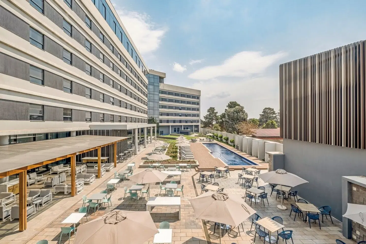 Radisson Hotel & Convention Centre, Johannesburg, O.R. Tambo Terrasse