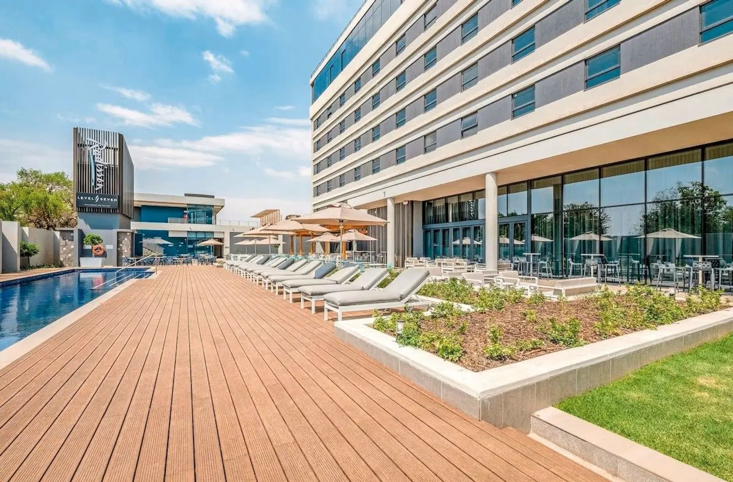 Radisson Hotel & Convention Centre, Johannesburg, O.R. Tambo Terrasse