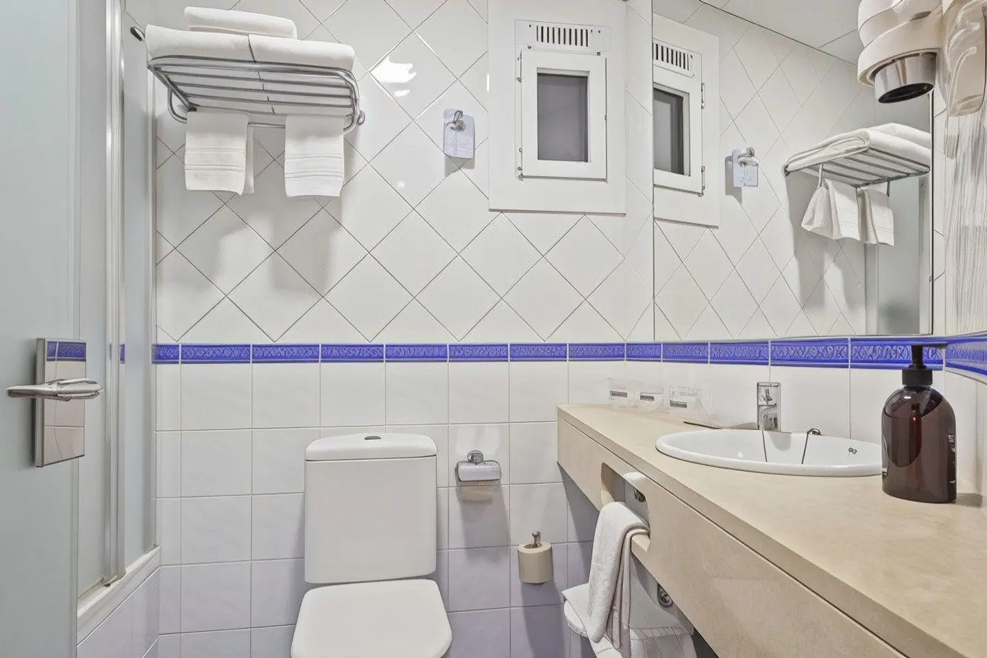 Acta Antibes MODEL_IMPRESSION