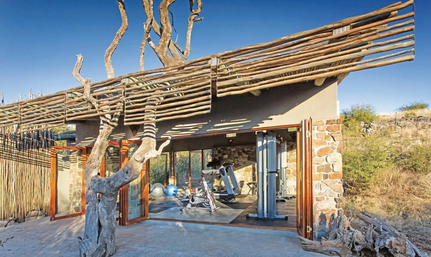 Tuningi Safari Lodge Bar