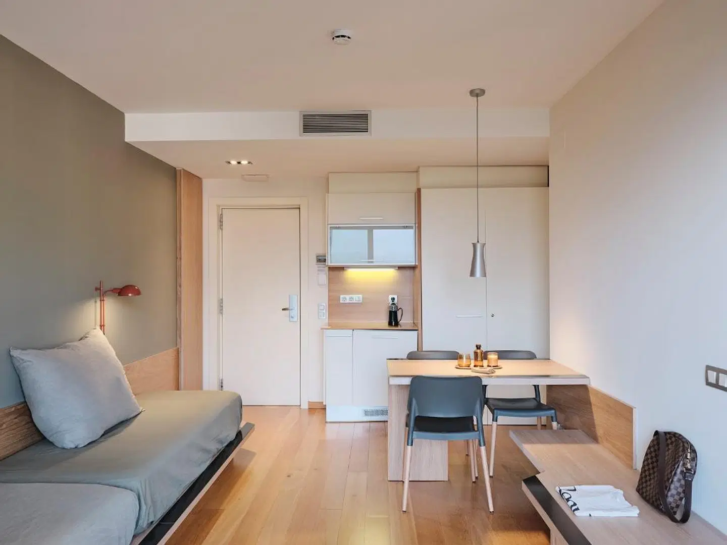 Qgat Restaurant Events & Hotel ROOM_EXAMPLE