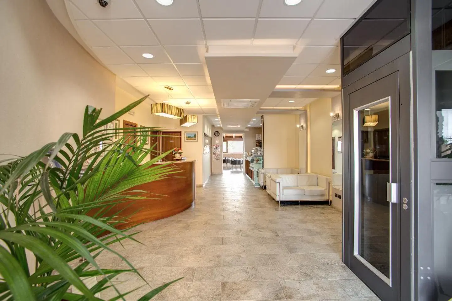 Roma Tiburtina Metro LOUNGE_LOBBY