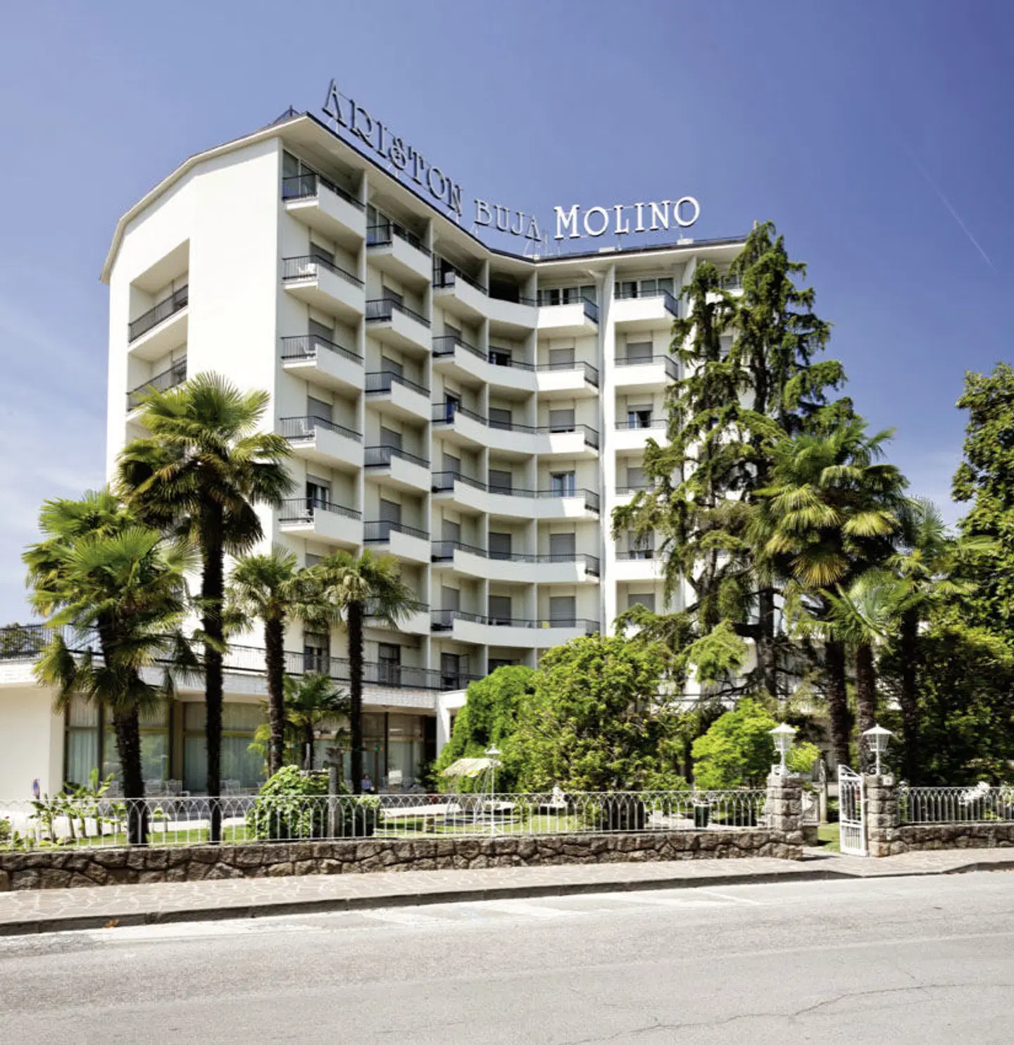 Ariston Molino Terme EXTERIOR