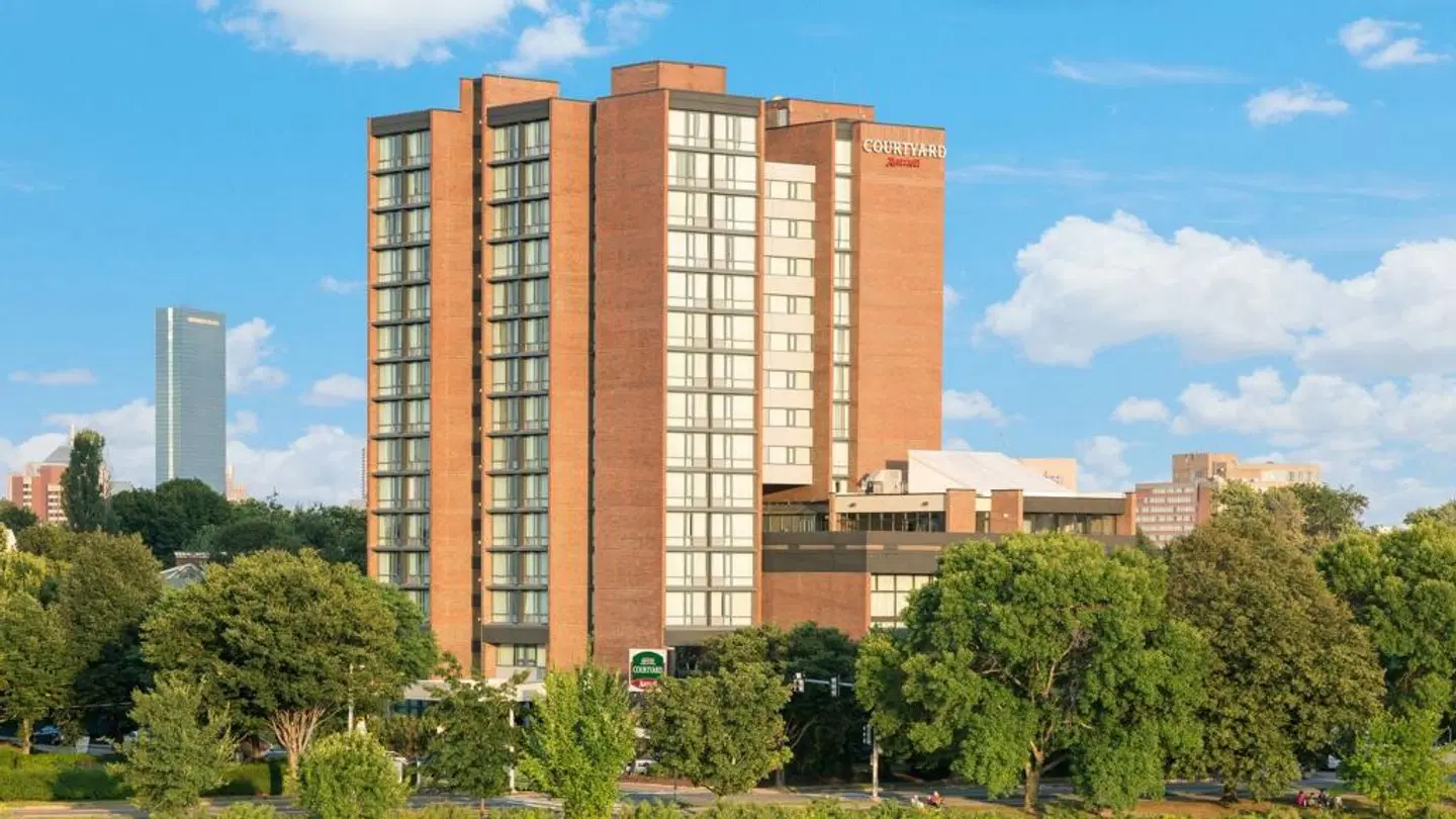 Courtyard by Marriott Boston Cambridge EXTERIOR