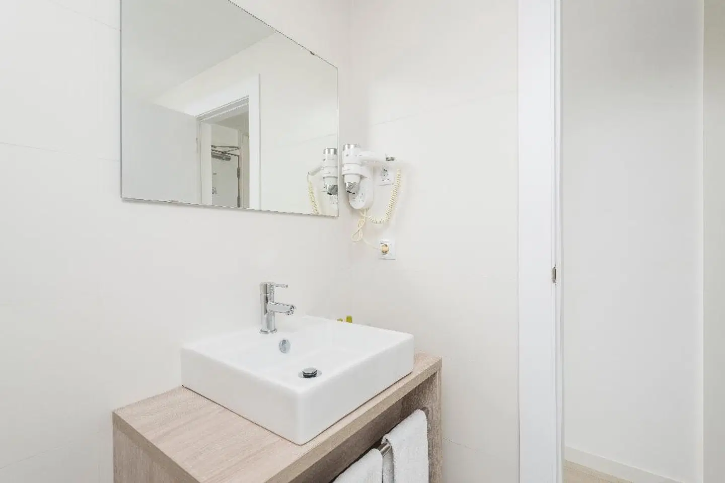 Atolon & Kaafu Beach Club Badezimmer