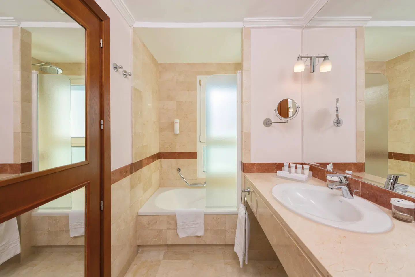 Amàre Beach Hotel Marbella BATHROOM