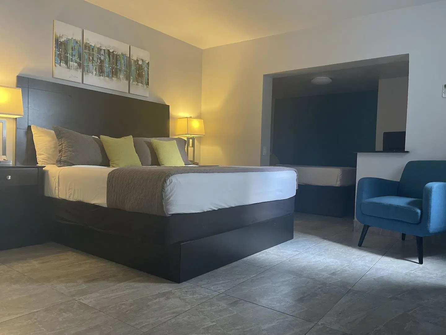 Up Midtown Hotel ROOM_EXAMPLE