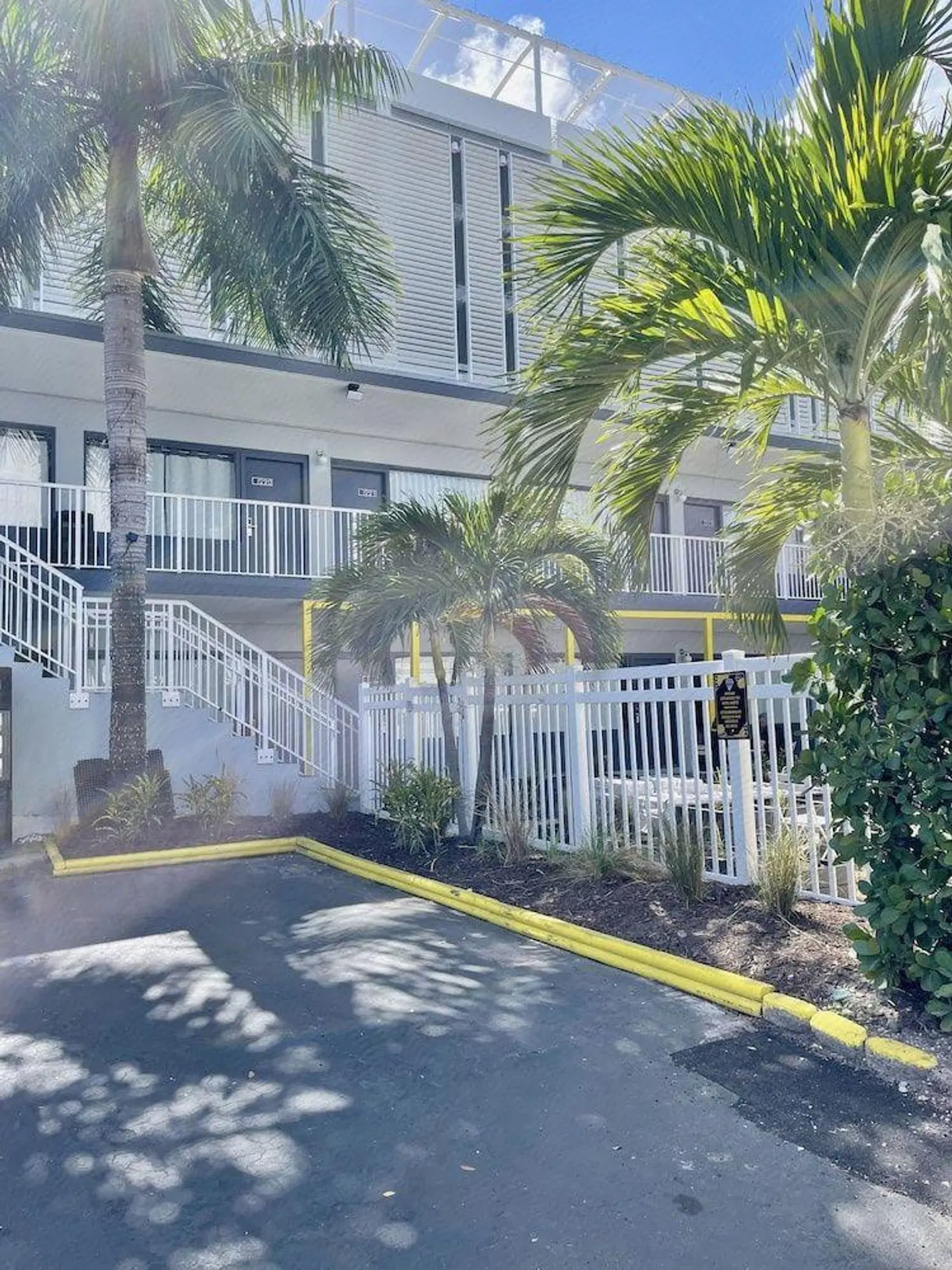 Up Midtown Hotel EXTERIOR