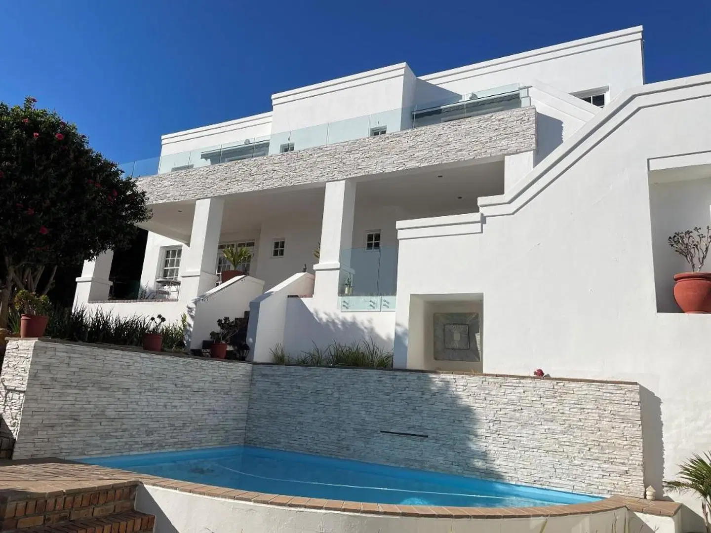 Manor on the Bay Guest House EXTERIOR