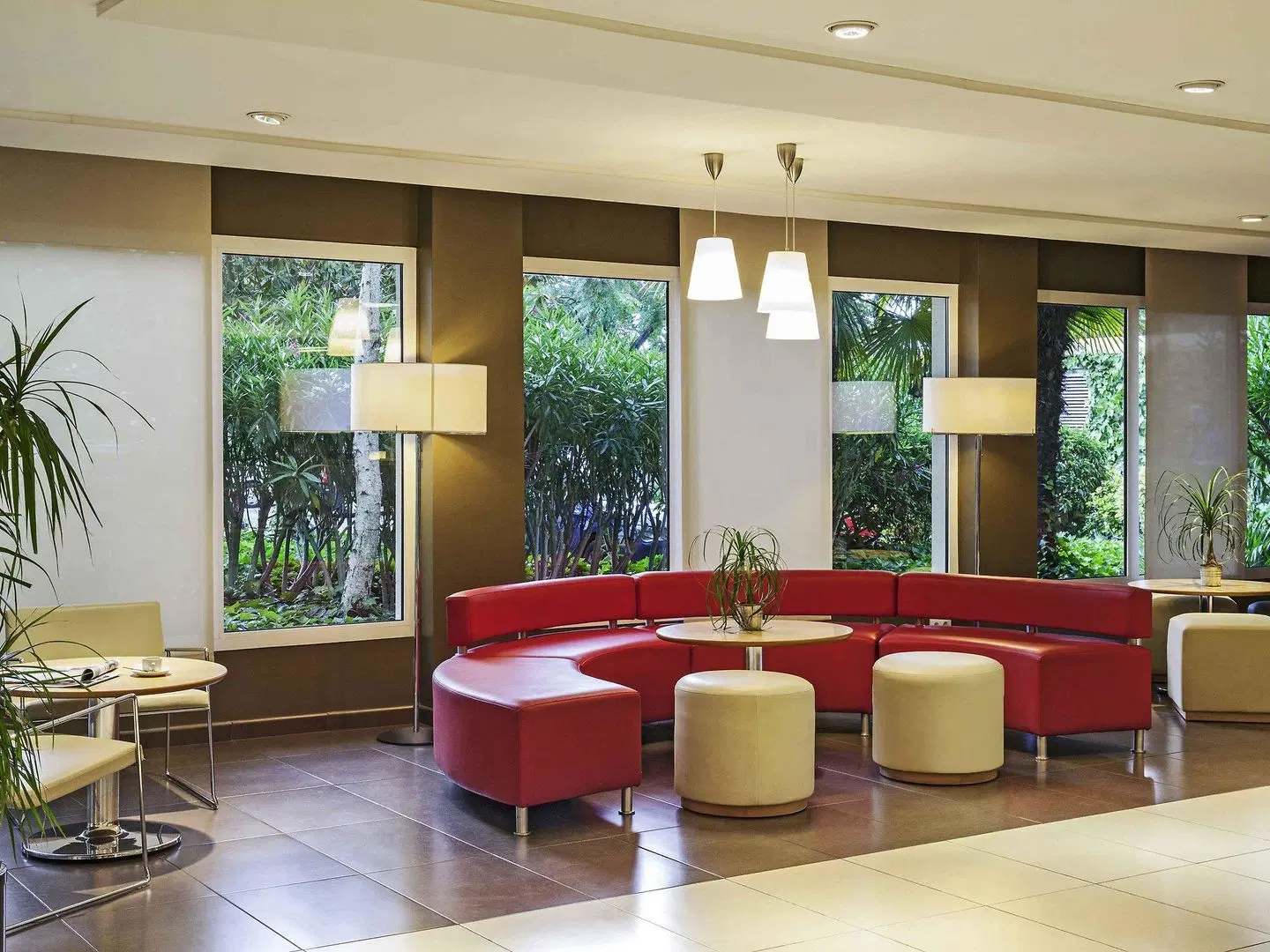 ibis Barcelona Cornella Bar