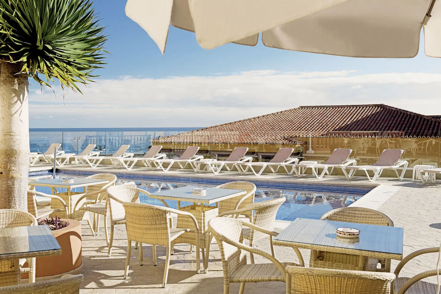 Monopol OUTDOOR_POOL