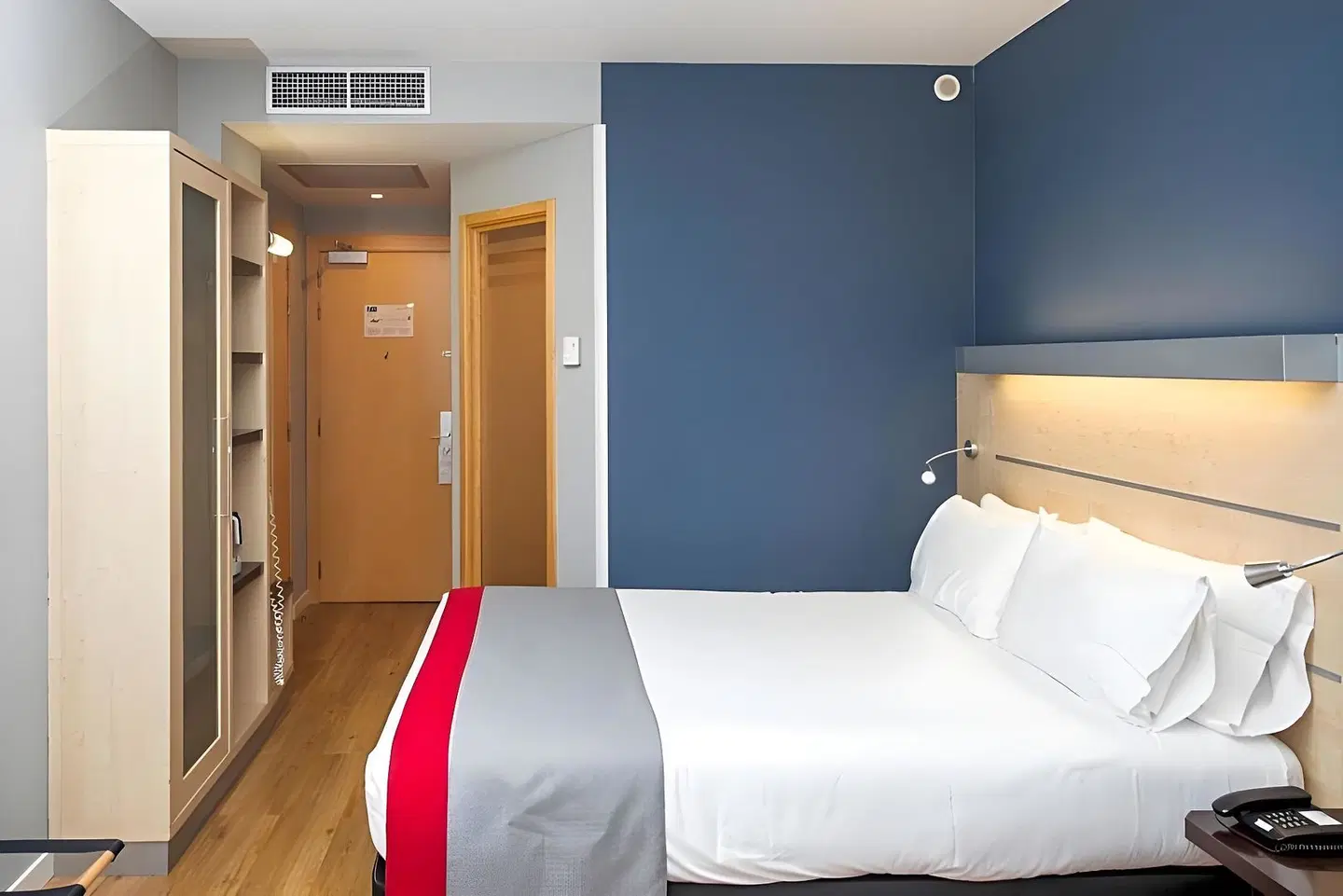 Holiday Inn Express Barcelona - Sant Cugat ROOM_EXAMPLE