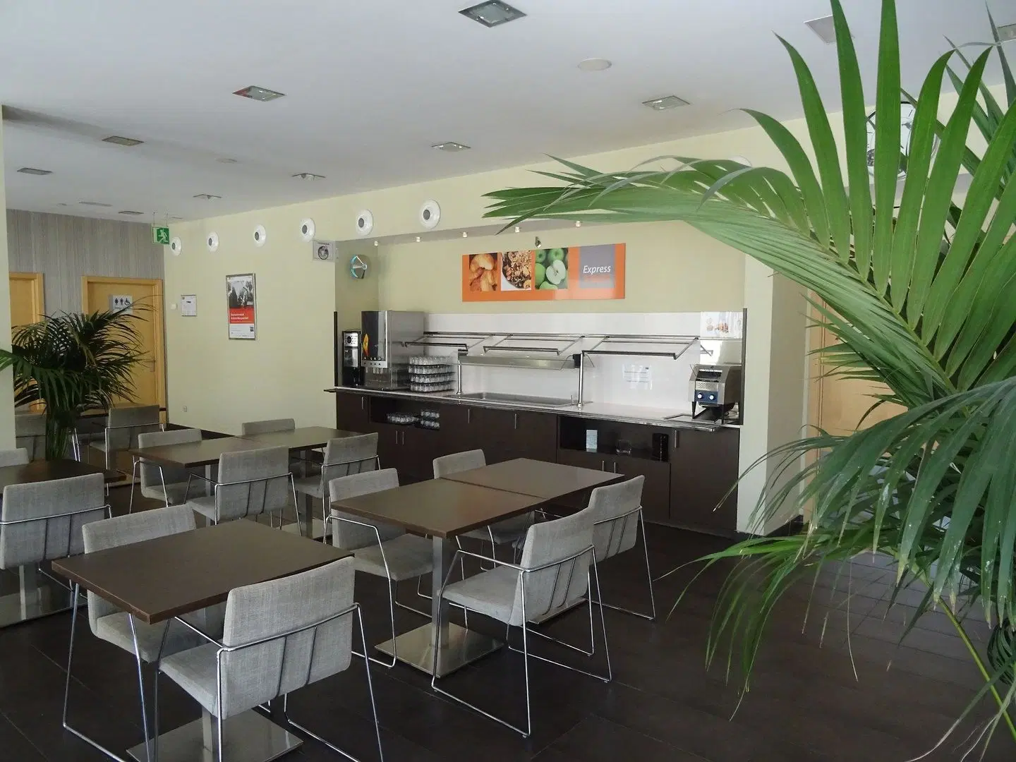 Holiday Inn Express Barcelona - Sant Cugat Restaurant