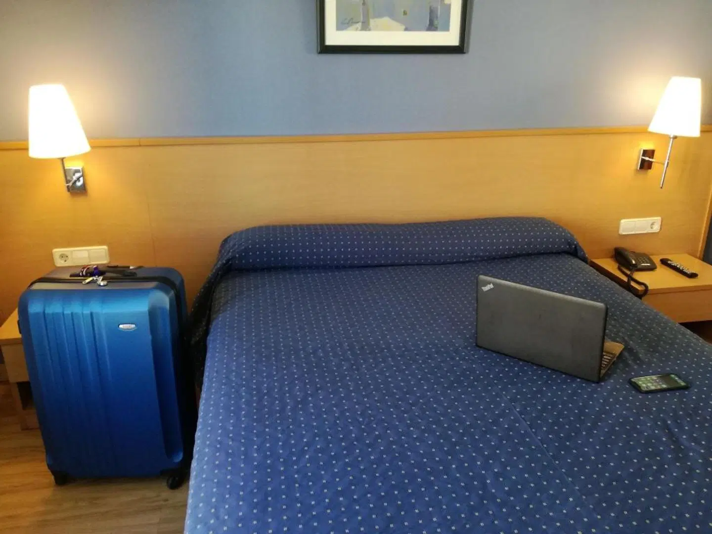 J. Balmes Vic ROOM_EXAMPLE