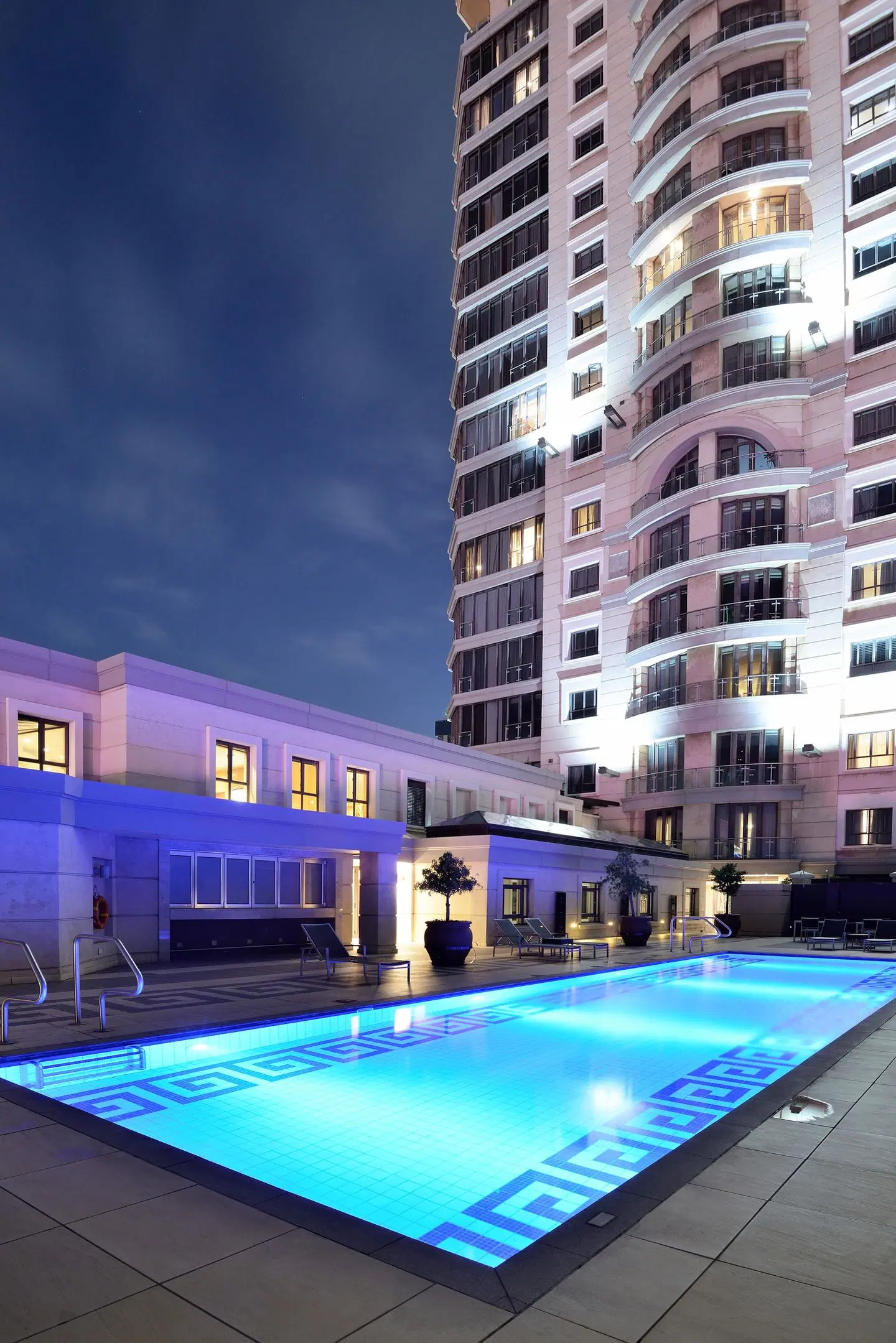 The Michelangelo Towers OUTDOOR_POOL