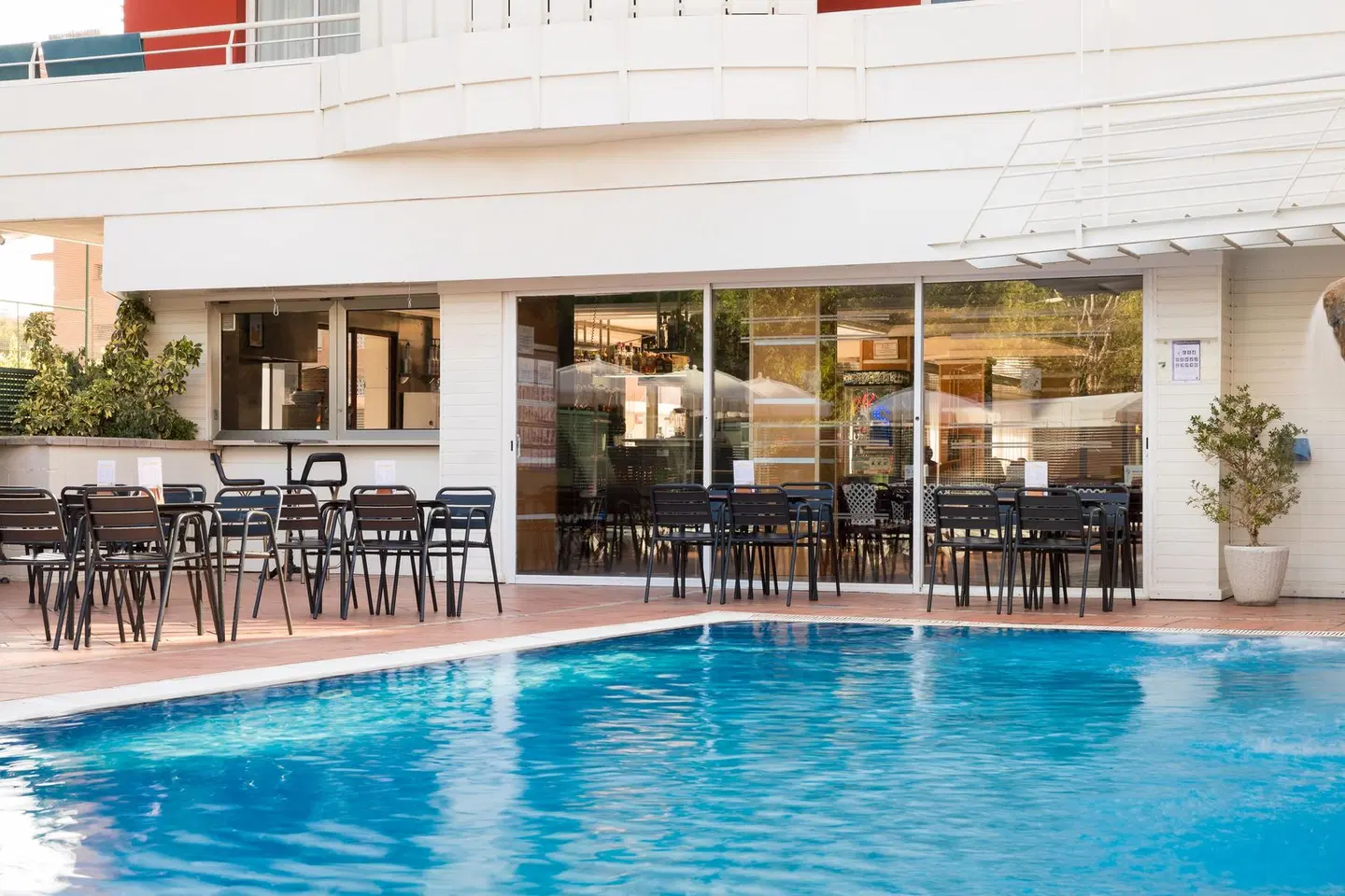 htop Summer Sun OUTDOOR_POOL