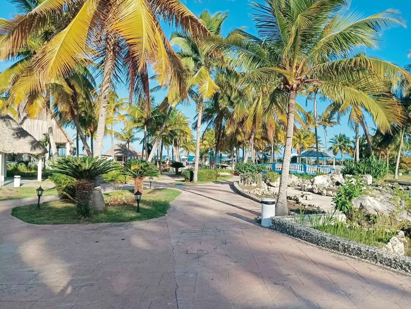 Camino del Mar EXTERIOR