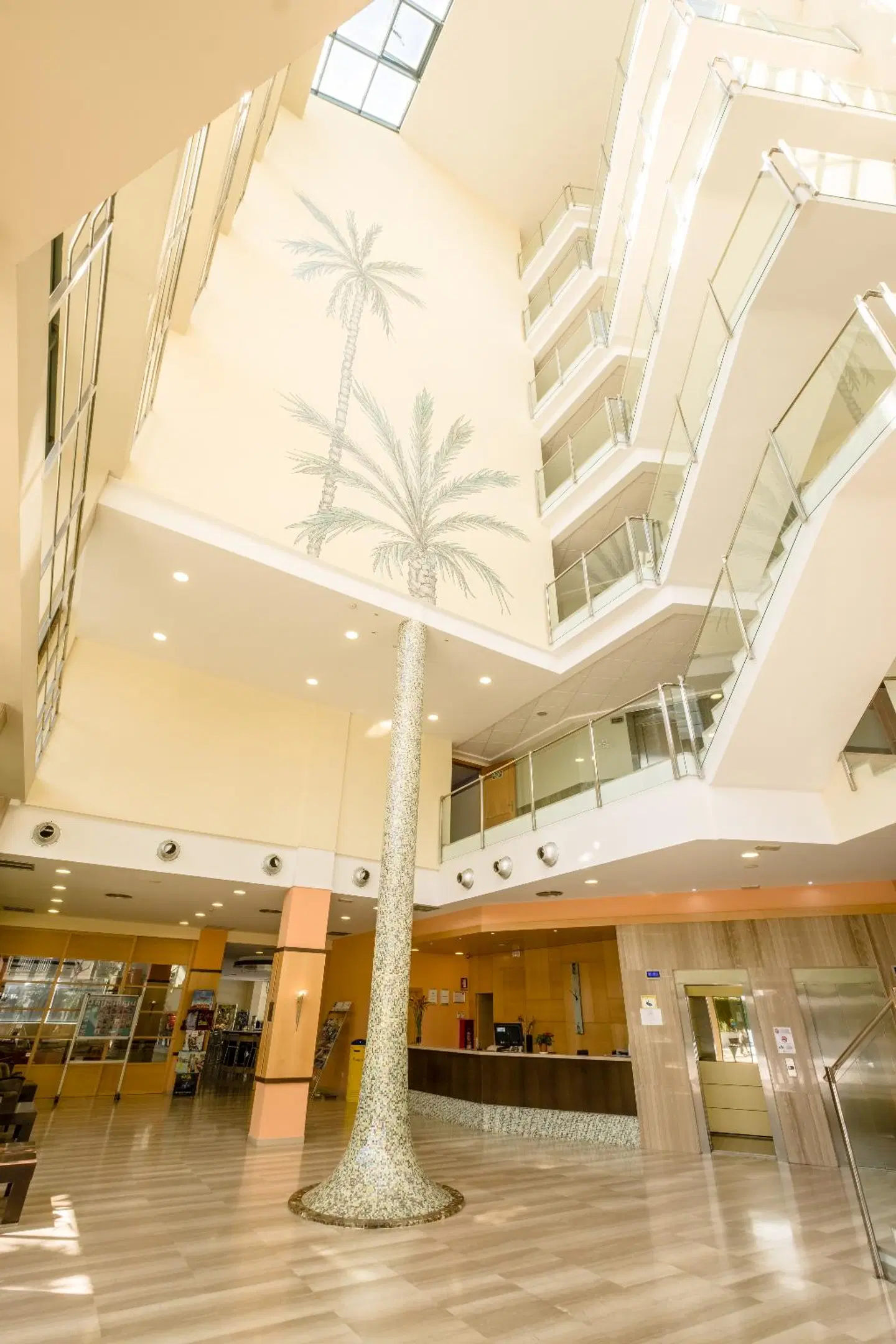 California Palace LOUNGE_LOBBY