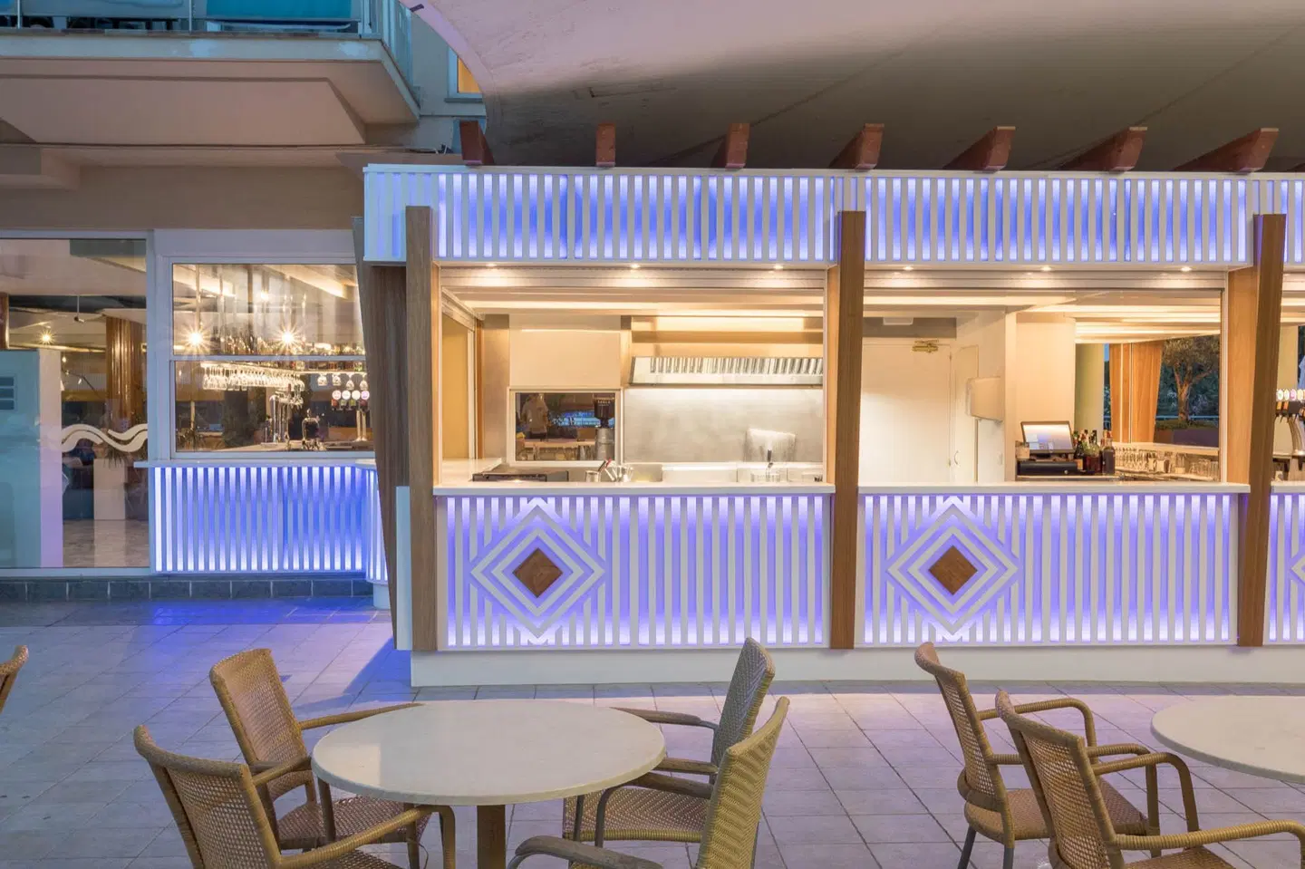 ALEGRIA Caprici Verd Hallenbad