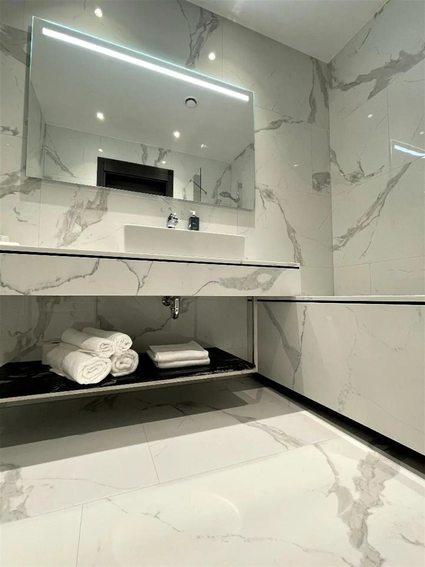 VICTORIA Hotel Klaip'da Badezimmer