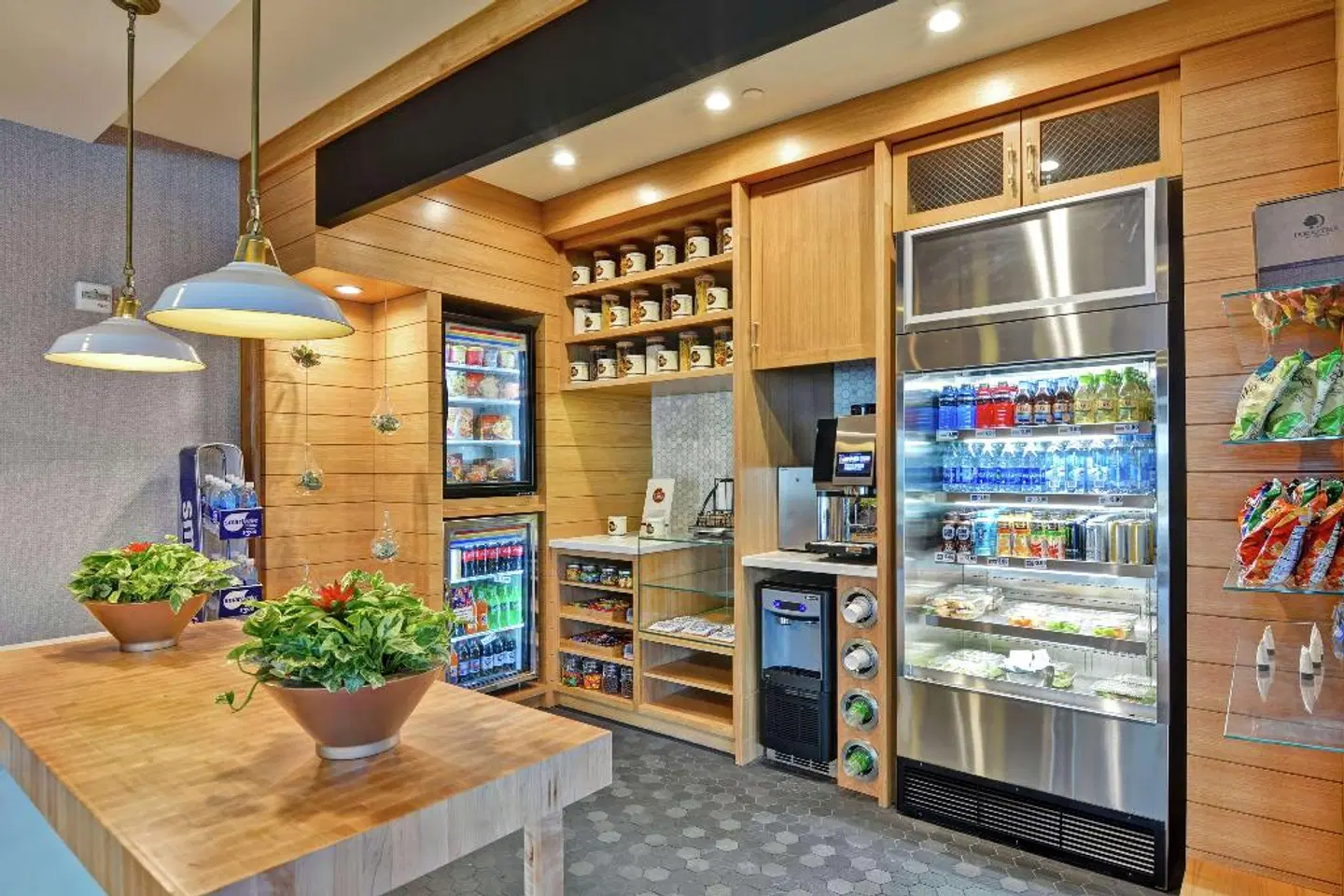 DoubleTree by Hilton Baton Rouge Bar