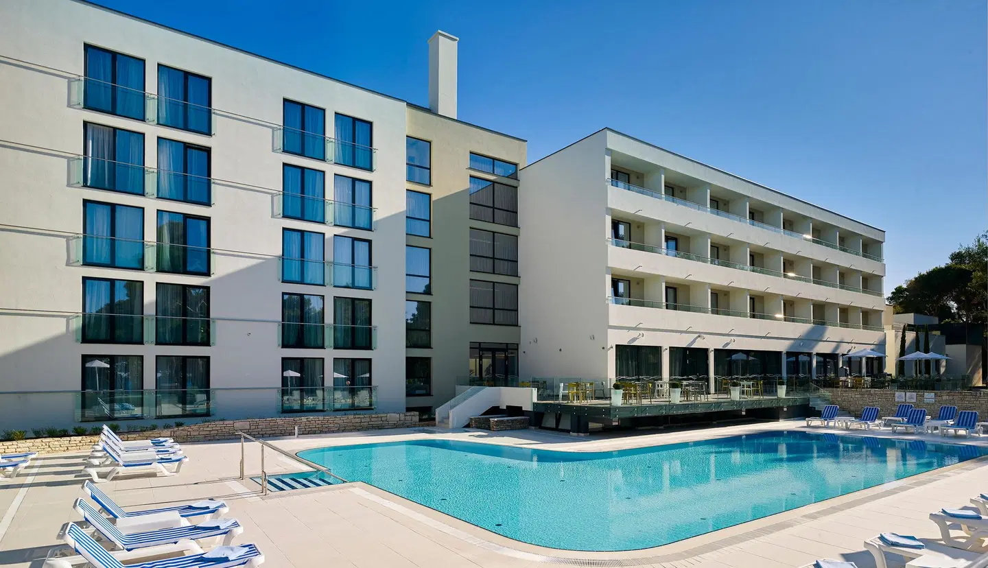 Park Plaza Arena OUTDOOR_POOL