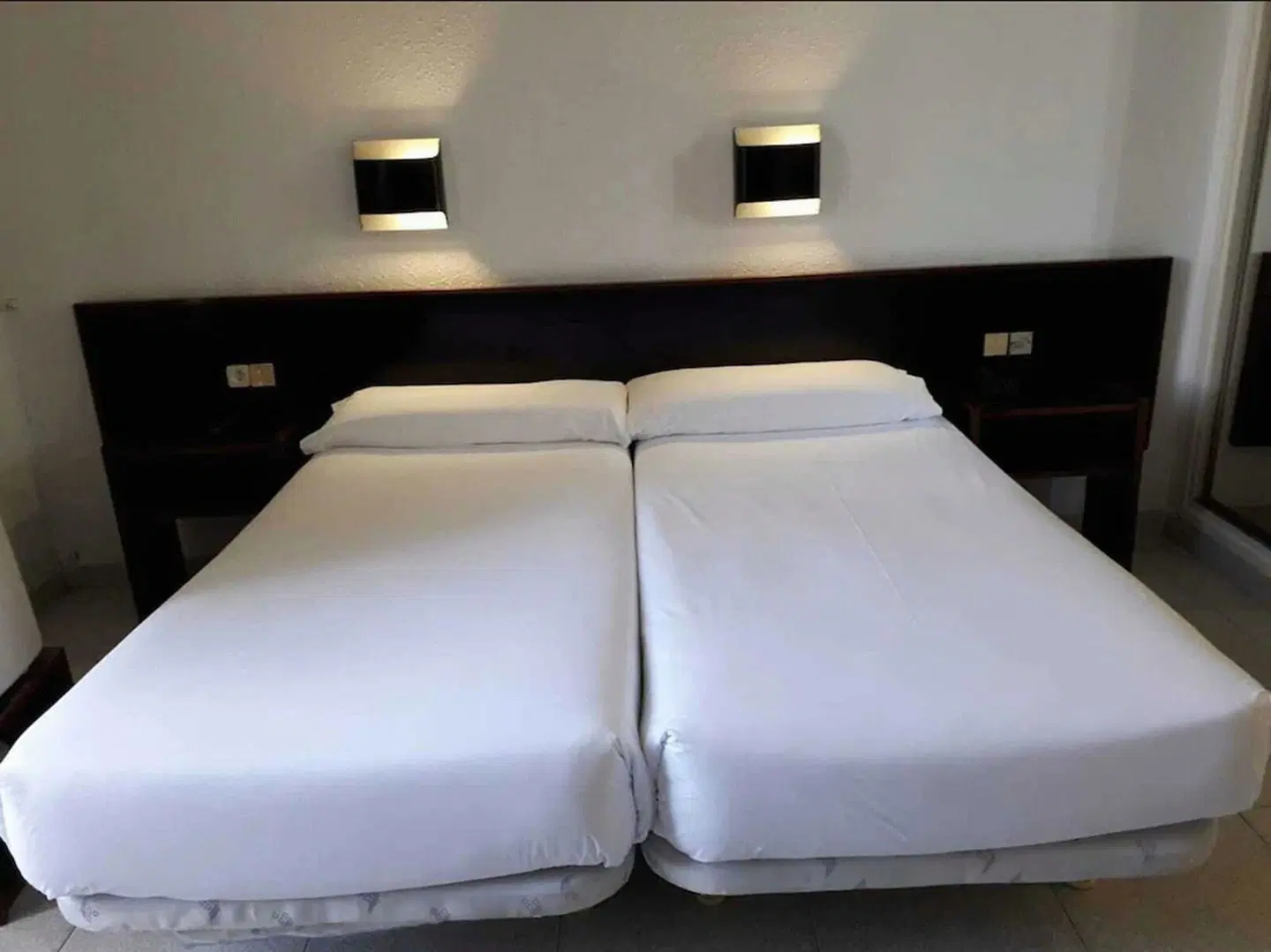 Hotel Monegal ROOM_EXAMPLE