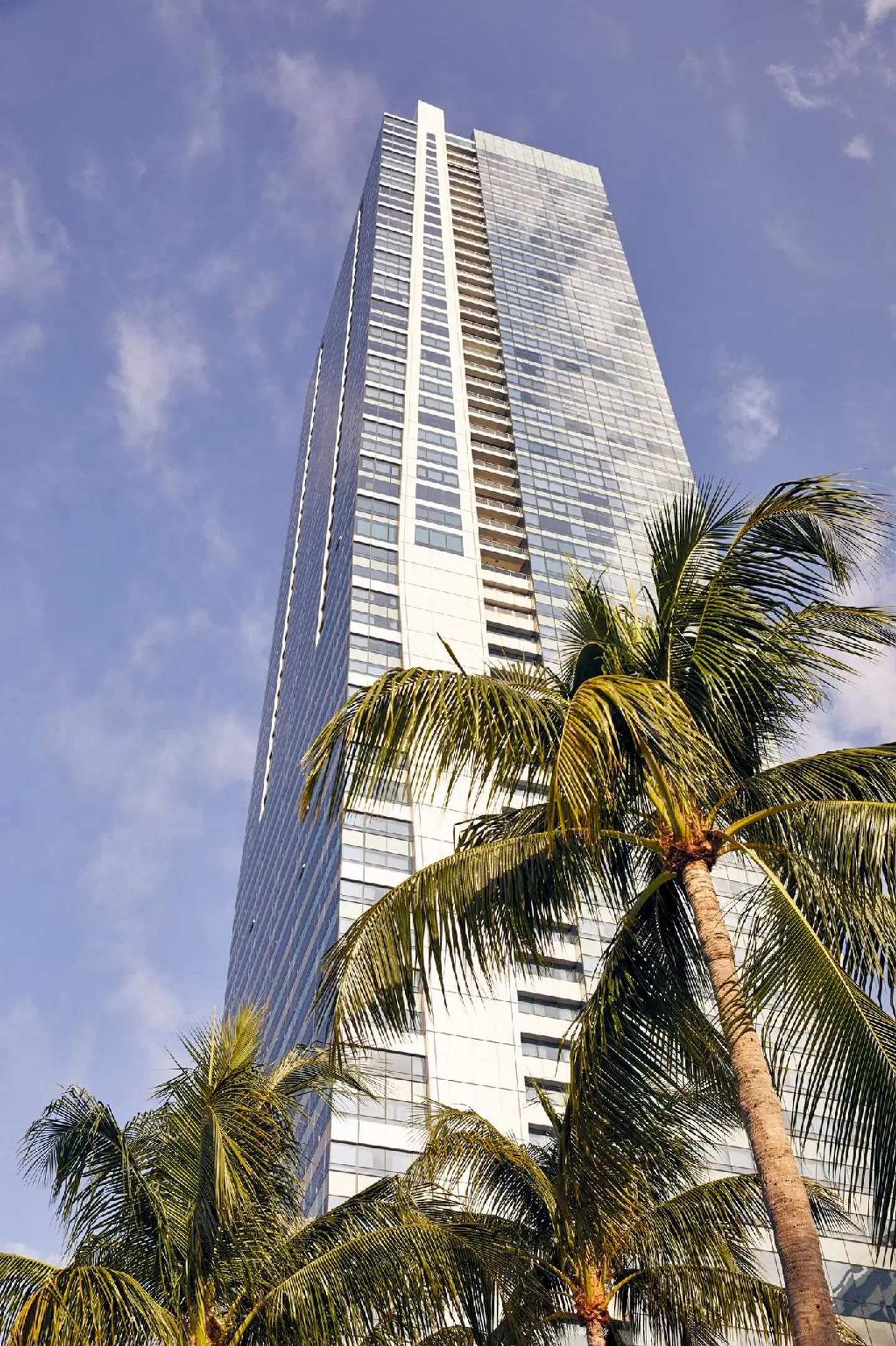 Four Seasons Hotel Miami EXTERIOR