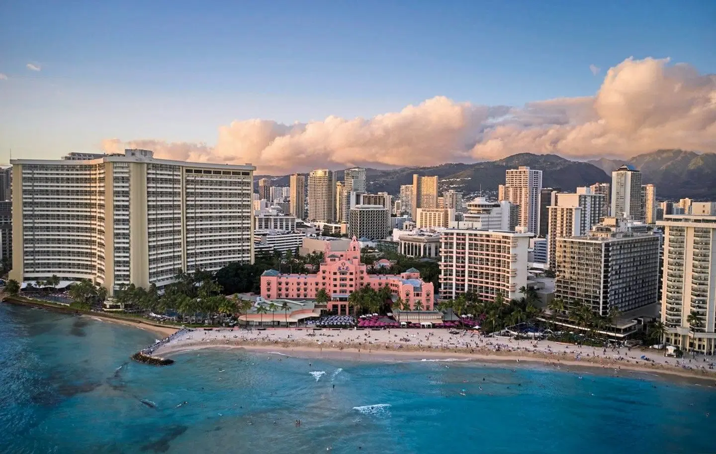 The Royal Hawaiian, a Luxury Collection Resort EXTERIOR