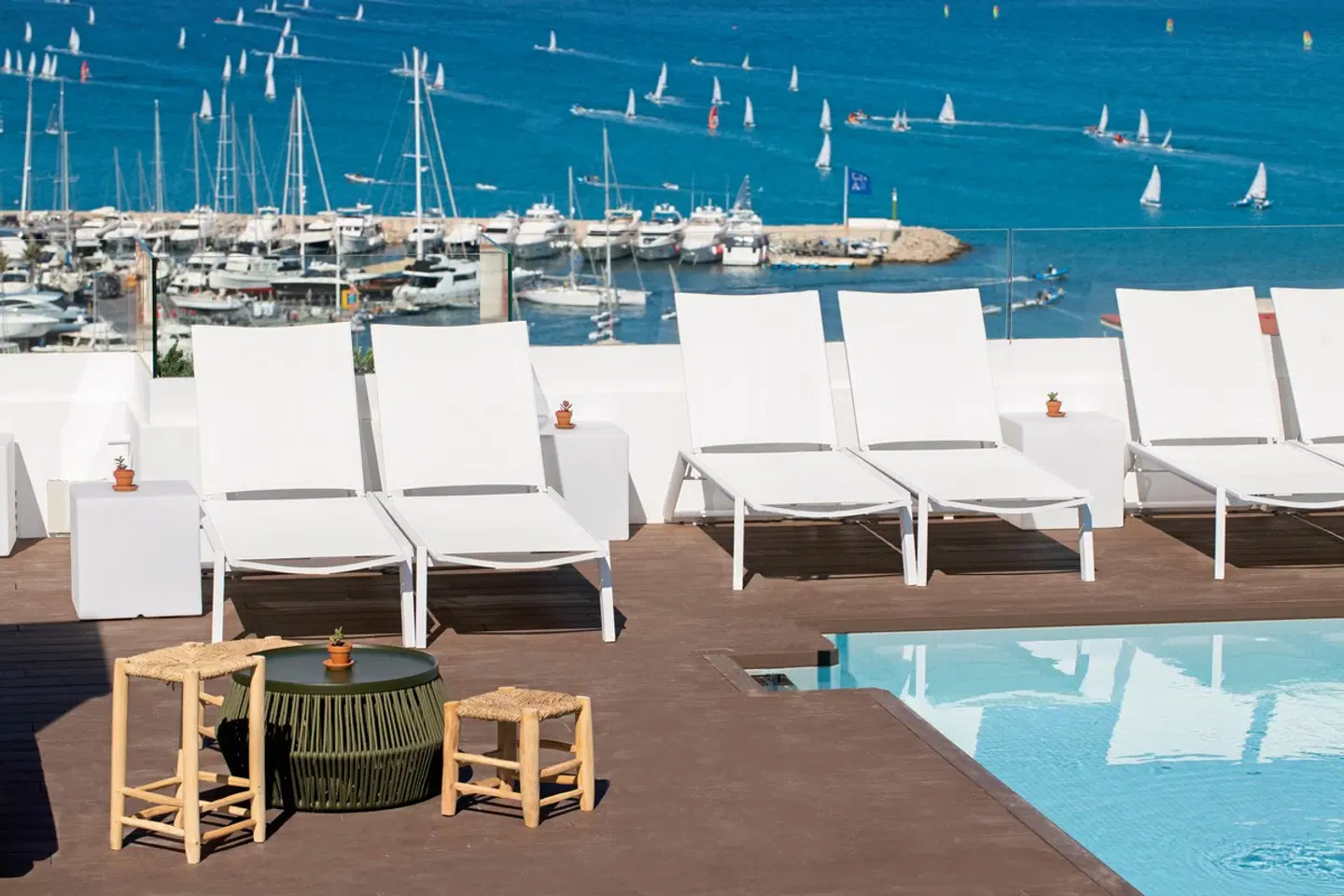 Whala! Fun OUTDOOR_POOL