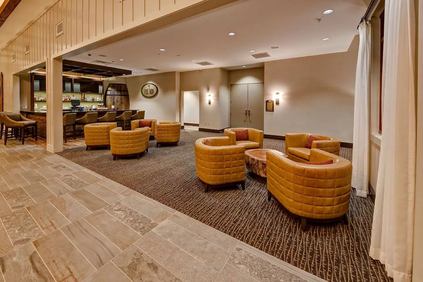 Black Fox Lodge Pigeon Forge, Tapestry Collection by Hilton LOUNGE_LOBBY