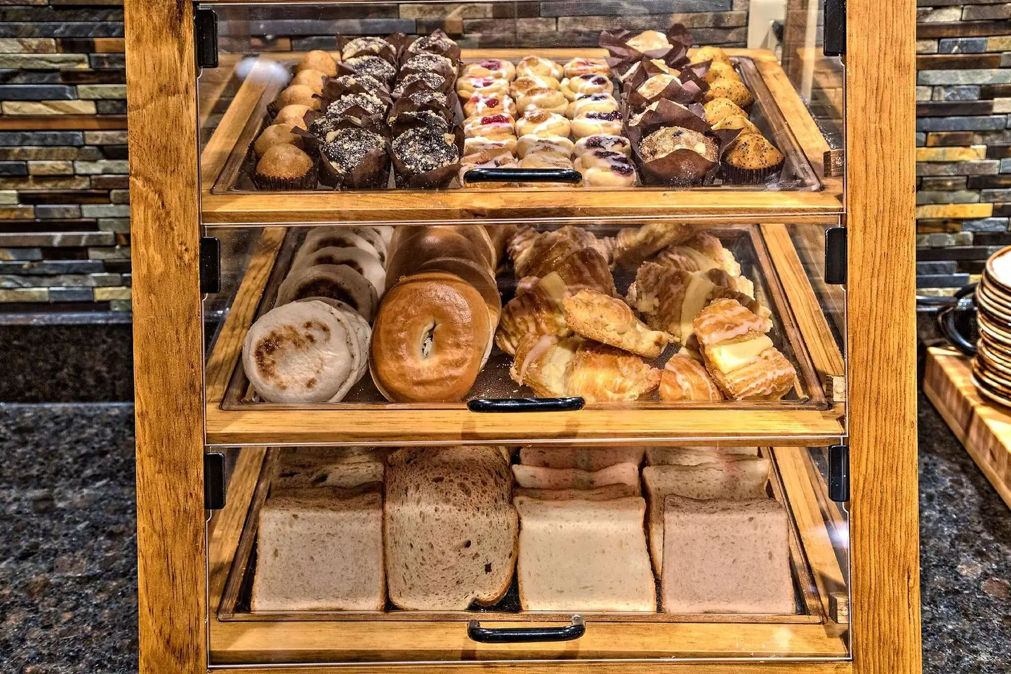 Black Fox Lodge Pigeon Forge, Tapestry Collection by Hilton LOUNGE_LOBBY