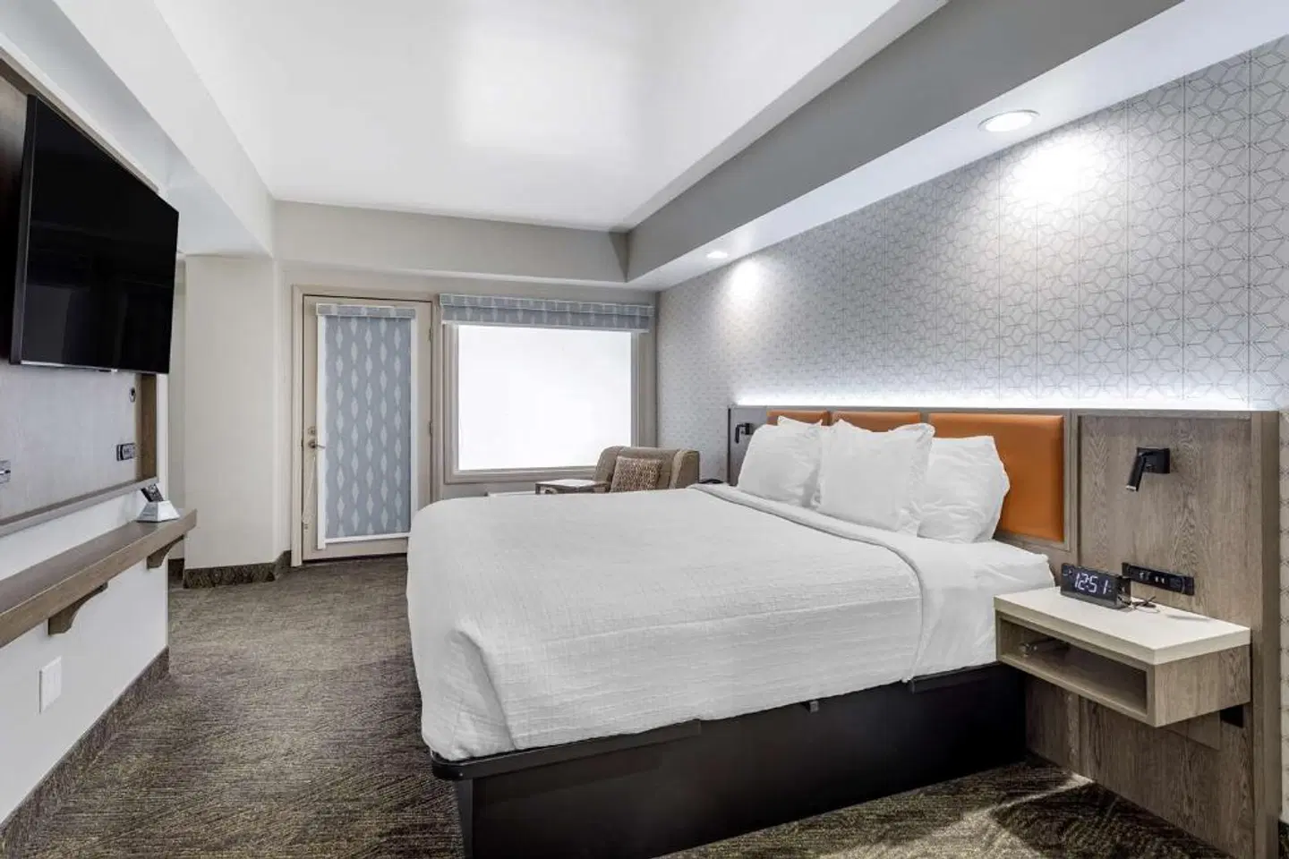 Best Western Plus Apple Valley Lodge Pigeon Forge ROOM_EXAMPLE