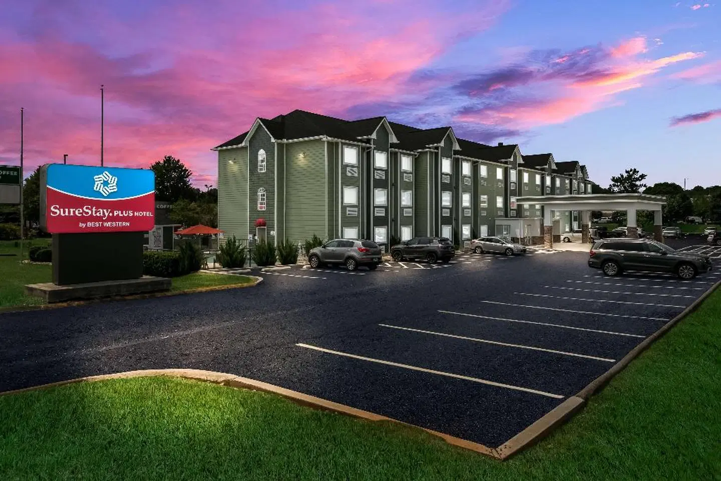 SureStay Plus Hotel by Best Western Sevierville EXTERIOR