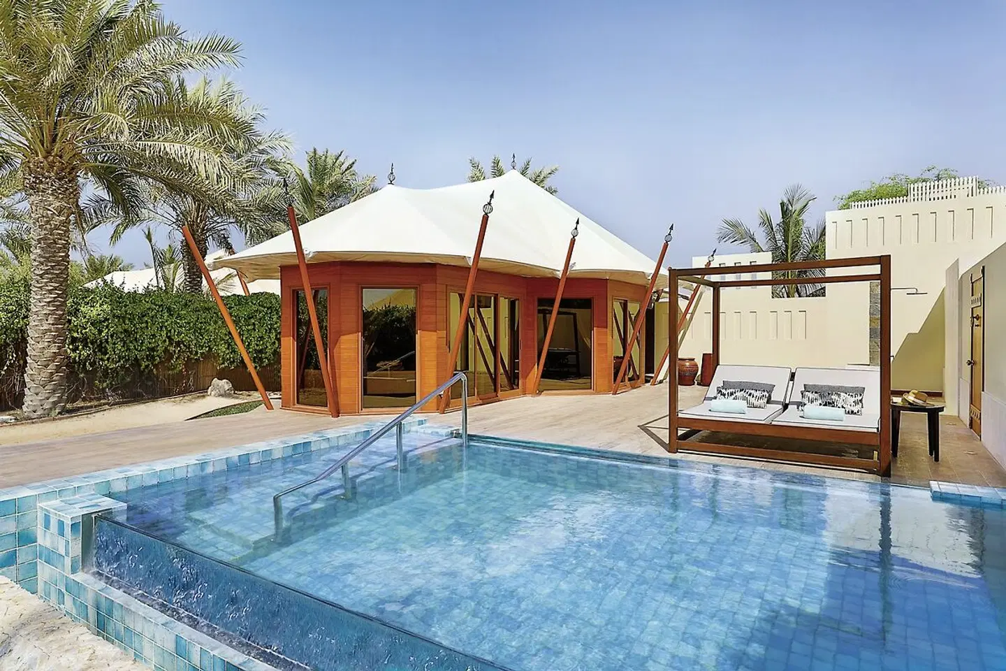 The Ritz-Carlton, Ras Al Khaimah, Al Hamra Beach OUTDOOR_POOL