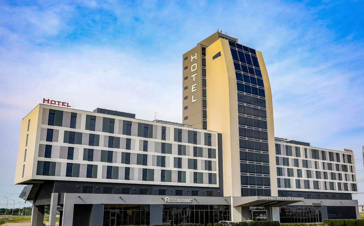 Pannonia Tower Hotel EXTERIOR