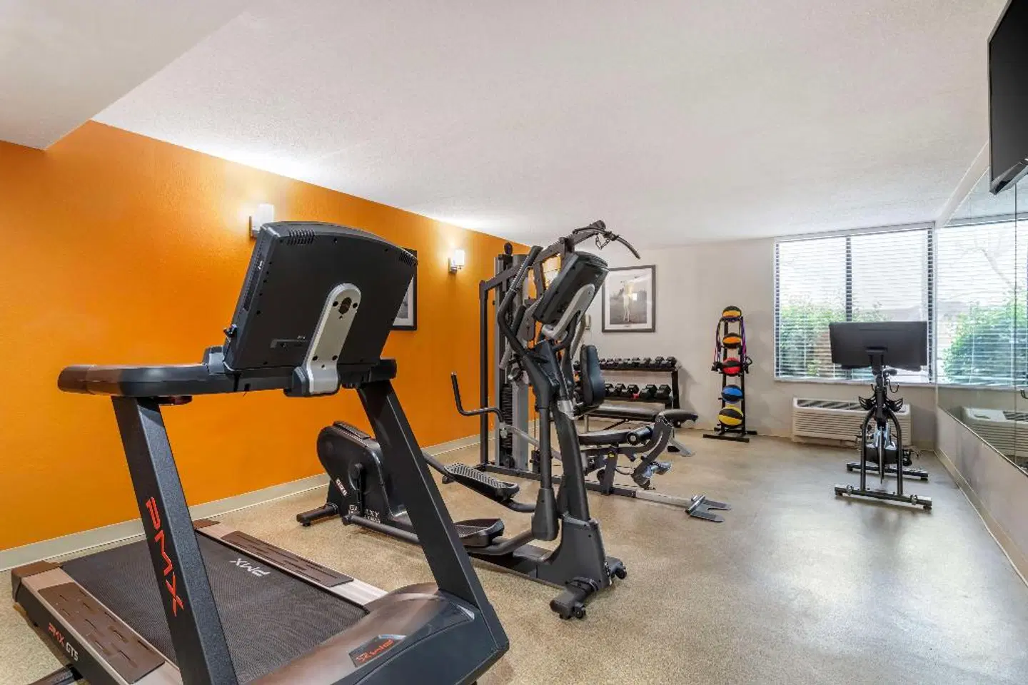 Best Western Plus Cedar Bluff Inn SPORTS_AND_LEISURE