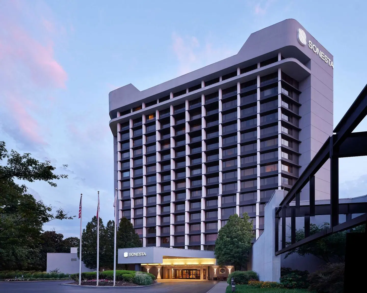 Sonesta Nashville Airport EXTERIOR