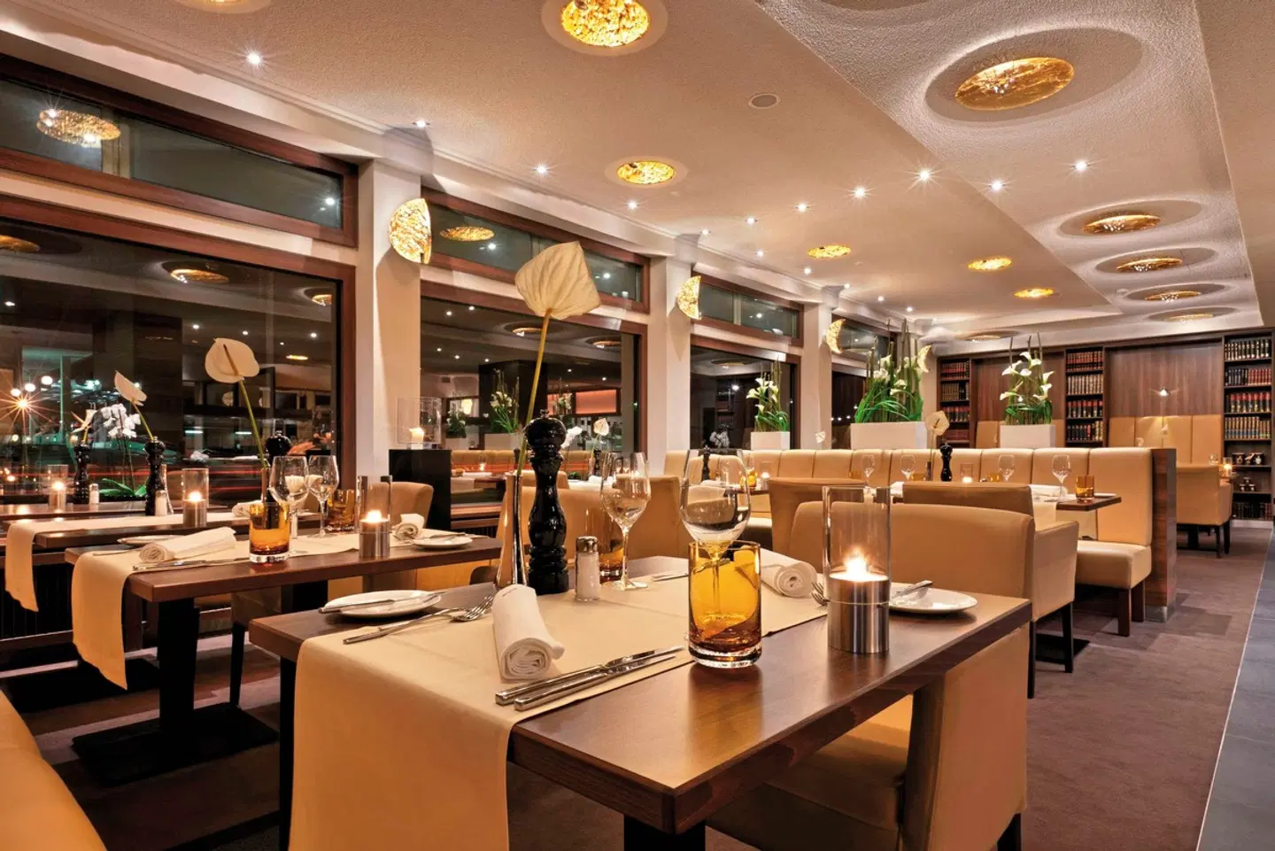 Fleming's Frankfurt Main-Riverside Restaurant