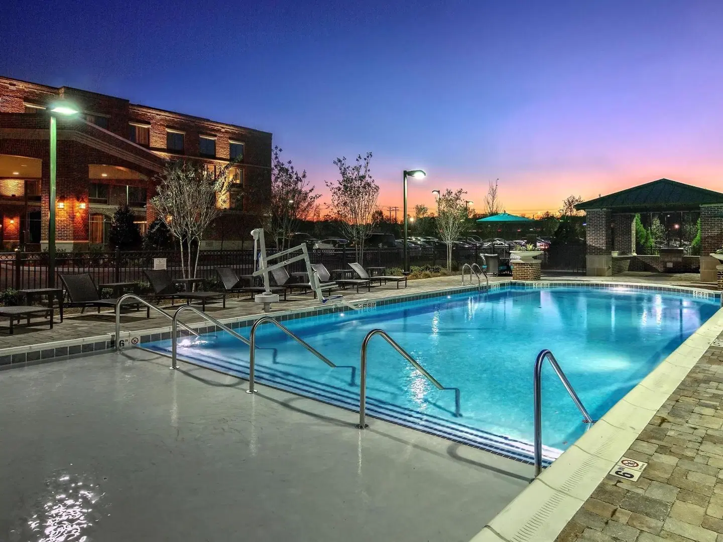 Hampton Inn & Suites Franklin Berry Farms OUTDOOR_POOL