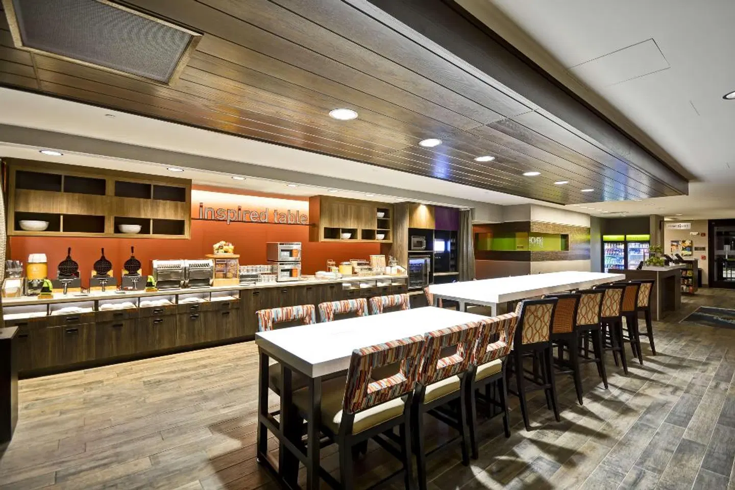 Home2 Suites by Hilton Pigeon Forge Bar