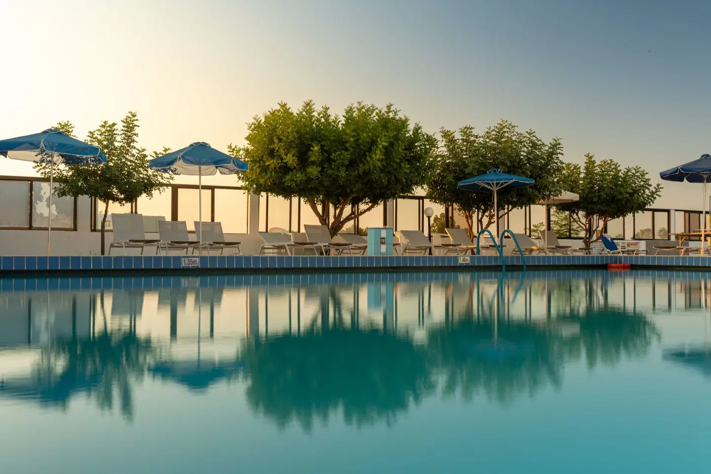 Tropical Sol OUTDOOR_POOL