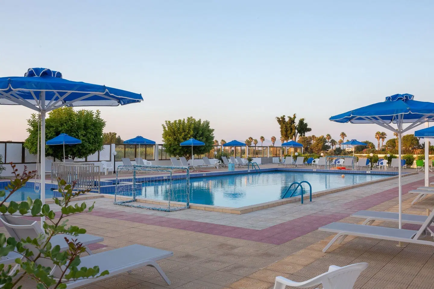 Tropical Sol OUTDOOR_POOL