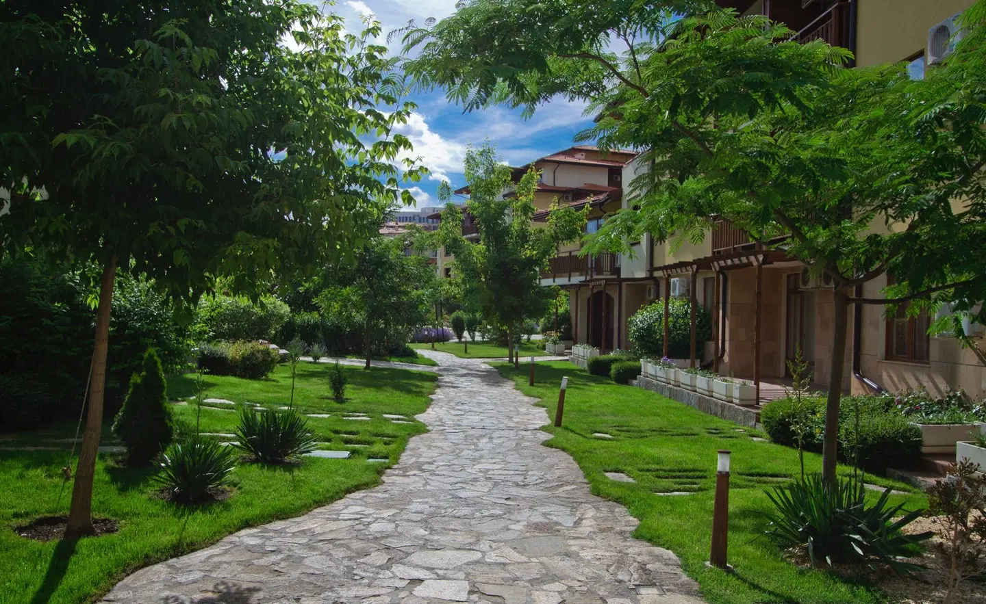 Garden of Eden Complex Garten