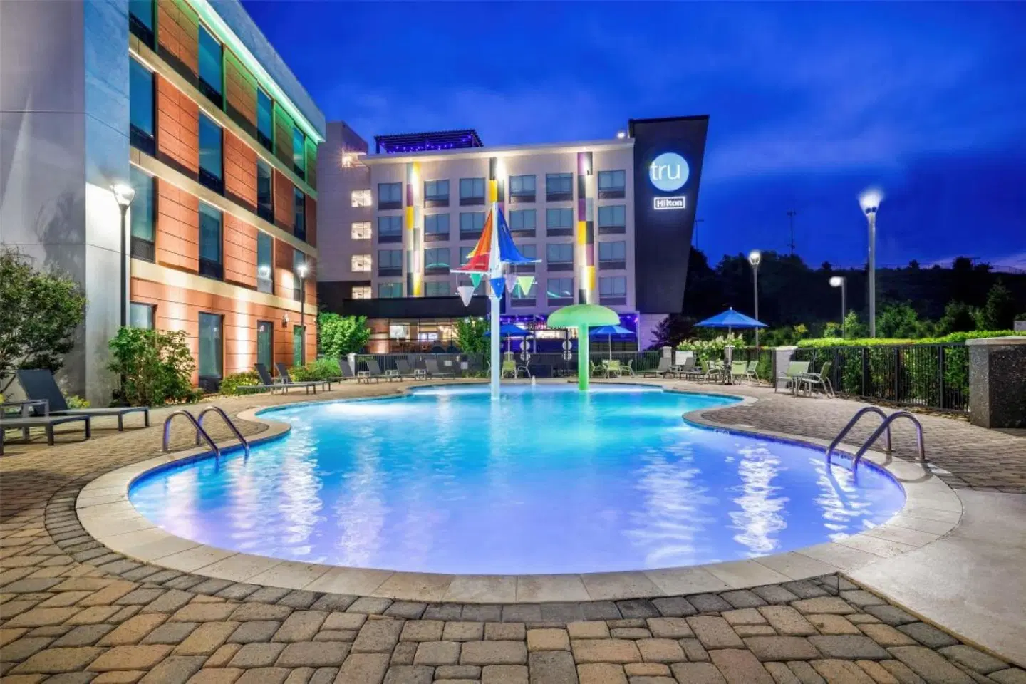 Tru by Hilton Pigeon Forge OUTDOOR_POOL