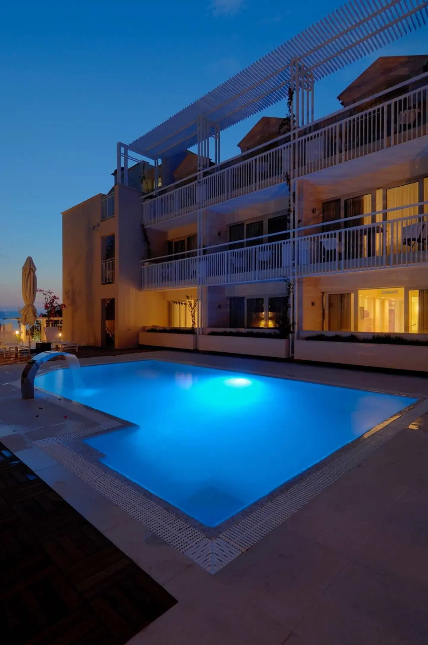 Osejava OUTDOOR_POOL