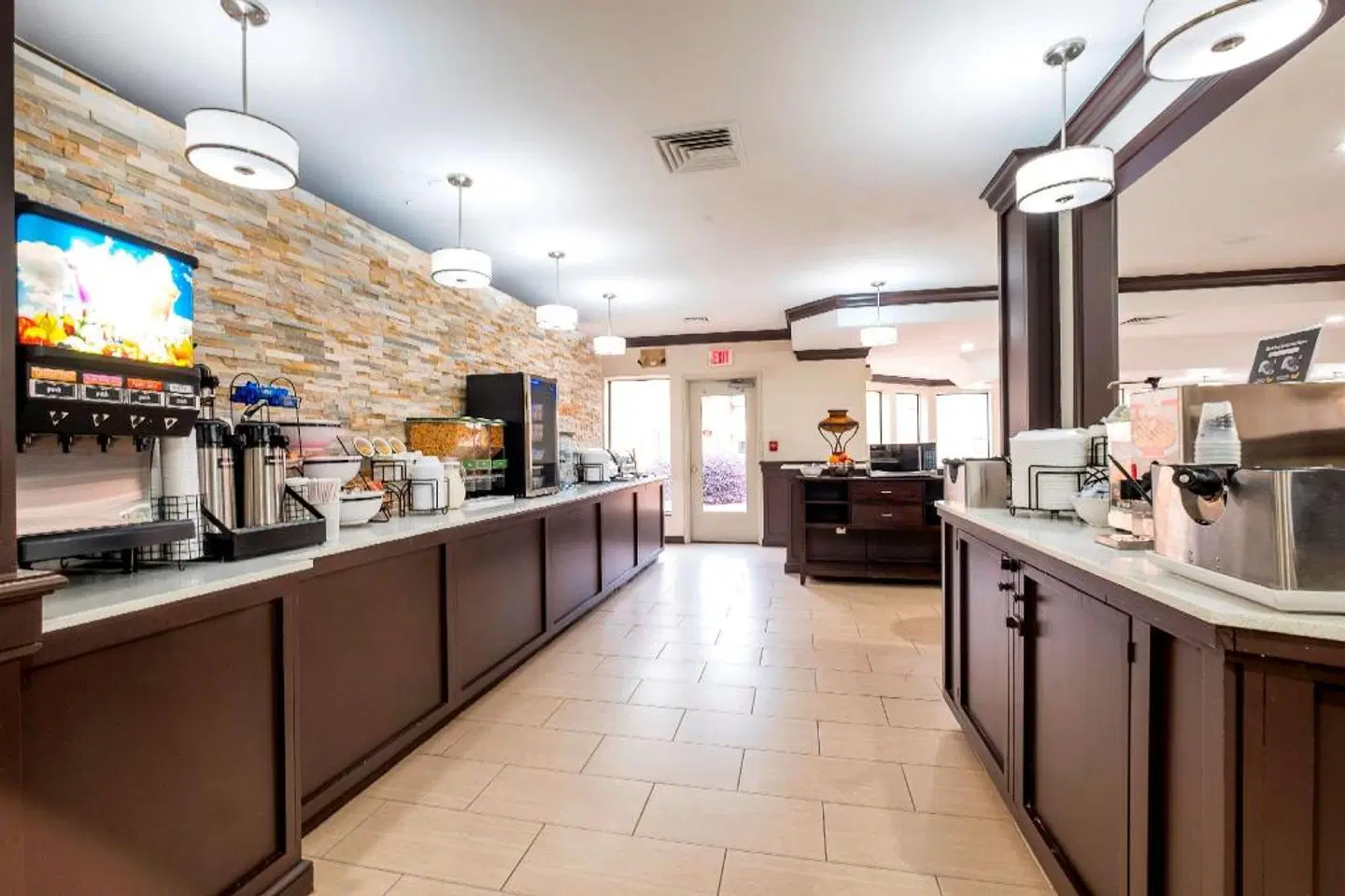 Red Roof PLUS+ & Suites Knoxville West-Cedar Bluff Restaurant